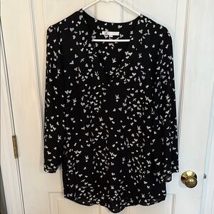 Dr2 black and White Patterned heart and birds Women's Top size large pull over